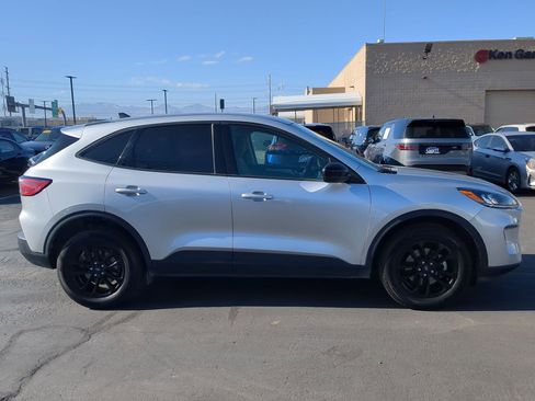 Used 2020 Ford Escape SE Sport image 2