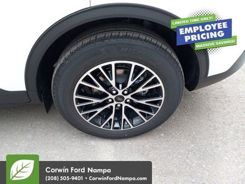 New 2025 Ford Escape SE w/ PHEV Premium Package FWD image 33