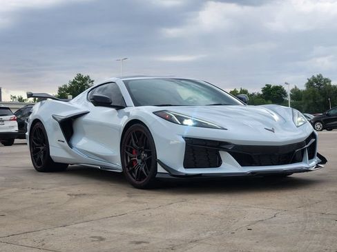 Used 2023 Chevrolet Corvette Z06 w/ Engine Appearance Package RWD image 3