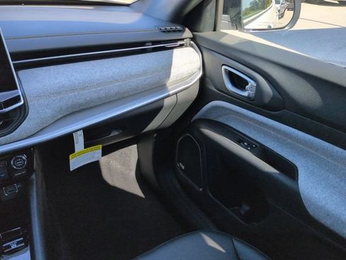 New 2026 Jeep Compass Latitude AWD/4WD image 16