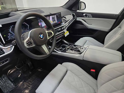 New 2026 BMW X7 xDrive40i w/ Executive Package image 2