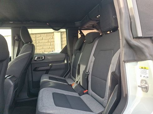 Used 2023 Ford Bronco Big Bend w/ Sasquatch Package image 10