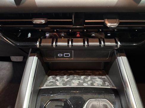 New 2026 GMC Canyon Elevation w/ Convenience Package image 31