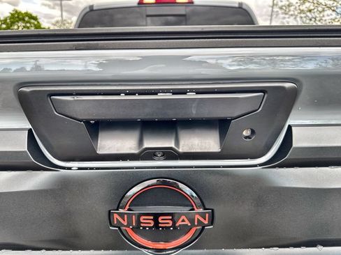 Used 2025 Nissan Frontier PRO-4X AWD/4WD image 19
