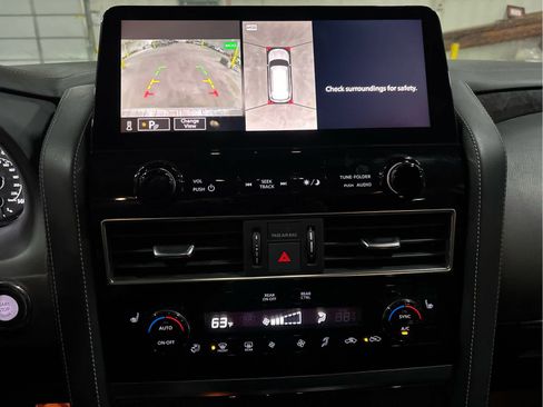 Used 2024 INFINITI QX80 Luxe image 10