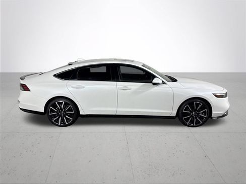 Used 2025 Honda Accord Touring image 5