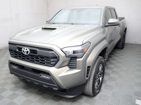 Certified 2024 Toyota Tacoma TRD Sport AWD/4WD image 1