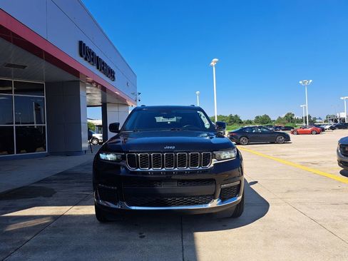 Used 2021 Jeep Grand Cherokee L Limited RWD image 2