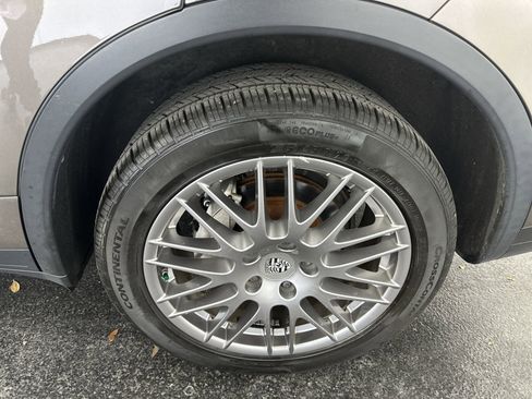 Used 2016 Porsche Cayenne S w/ Premium Plus Package image 14