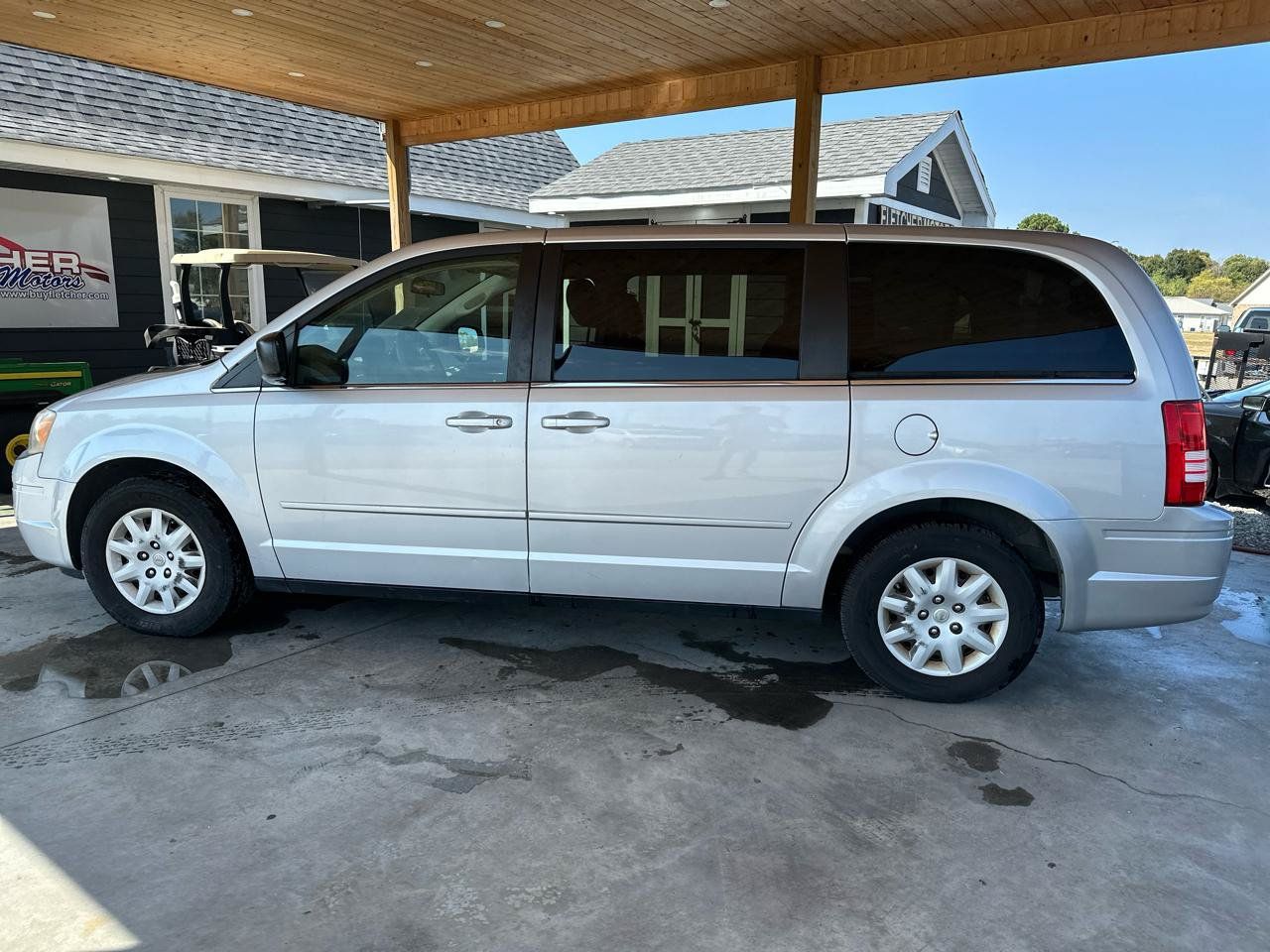 Used 2009 Chrysler Town & Country LX w/ PWR Convenience Group FWD image 7