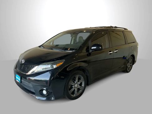 Used 2015 Toyota Sienna SE FWD image 1