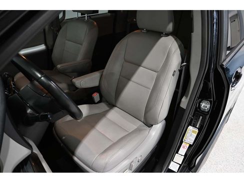 Used 2019 Toyota Sienna XLE FWD image 14
