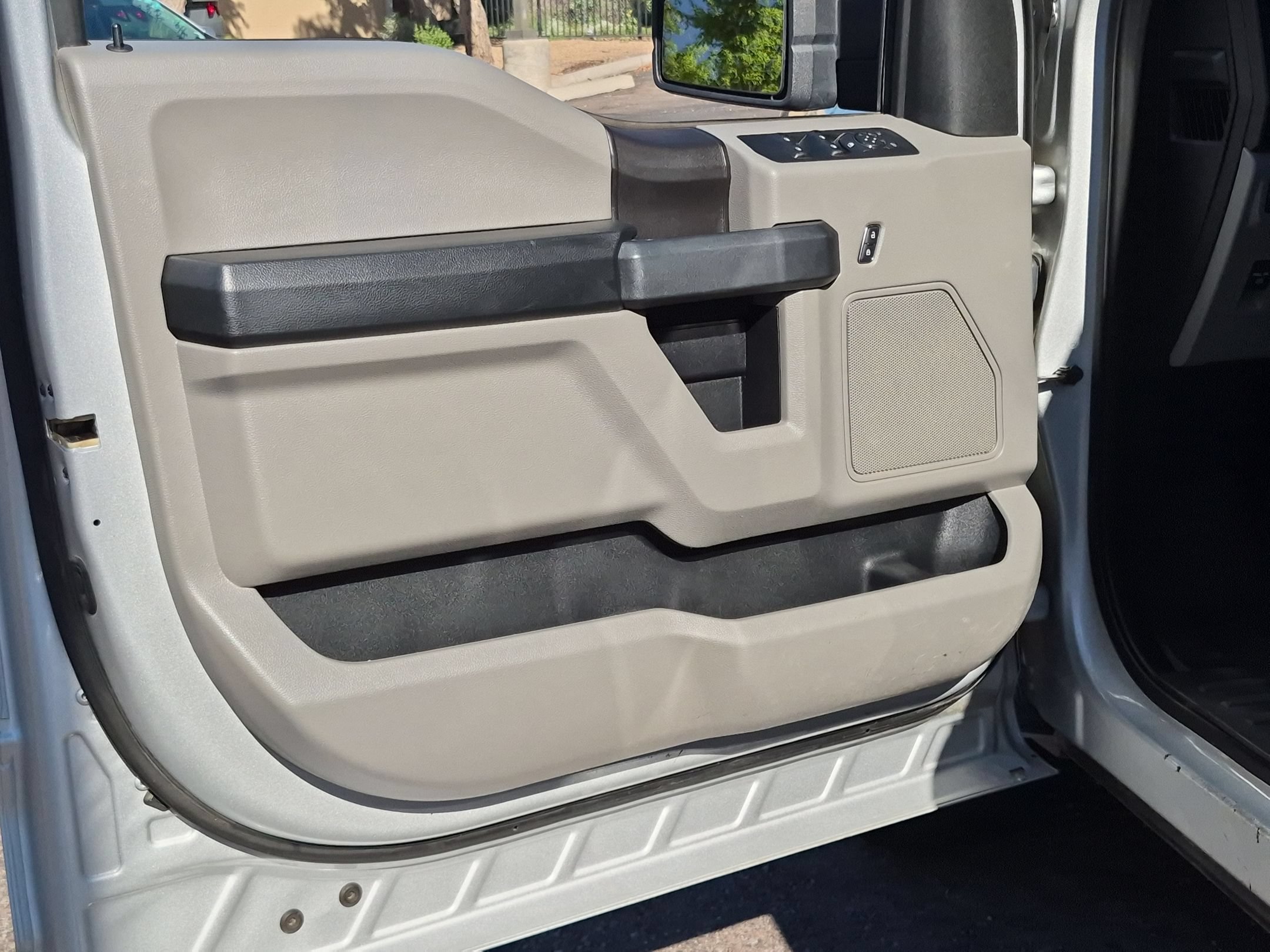 Used 2019 Ford F150 XL w/ Equipment Group 101A Mid AWD/4WD image 10