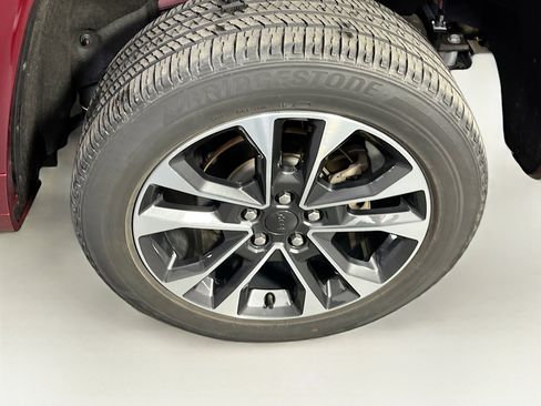 Used 2023 Jeep Grand Cherokee Overland AWD/4WD image 32