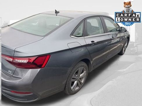 Used 2024 Volkswagen Jetta SE image 4