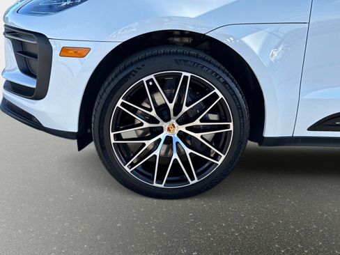 Used 2024 Porsche Macan image 11