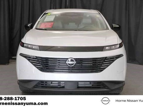 Certified 2025 Nissan Murano SV image 2