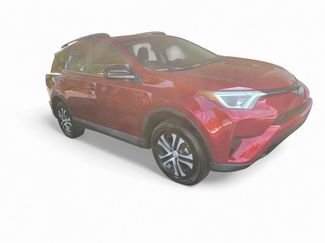Used 2018 Toyota RAV4 LE image 1