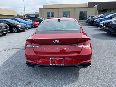 Used 2023 Hyundai Elantra SEL image 6