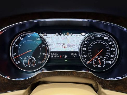 Used 2017 Bentley Bentayga AWD/4WD image 14