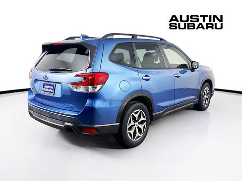 Used 2021 Subaru Forester Premium AWD/4WD image 7