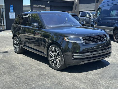 Used 2023 Land Rover Range Rover SE AWD/4WD image 7