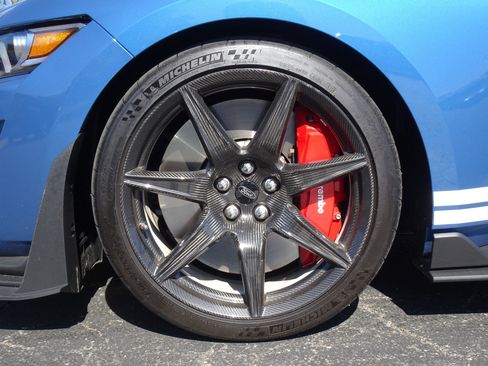 Used 2020 Ford Mustang Shelby GT500 w/ Carbon Fiber Track Pack RWD image 8
