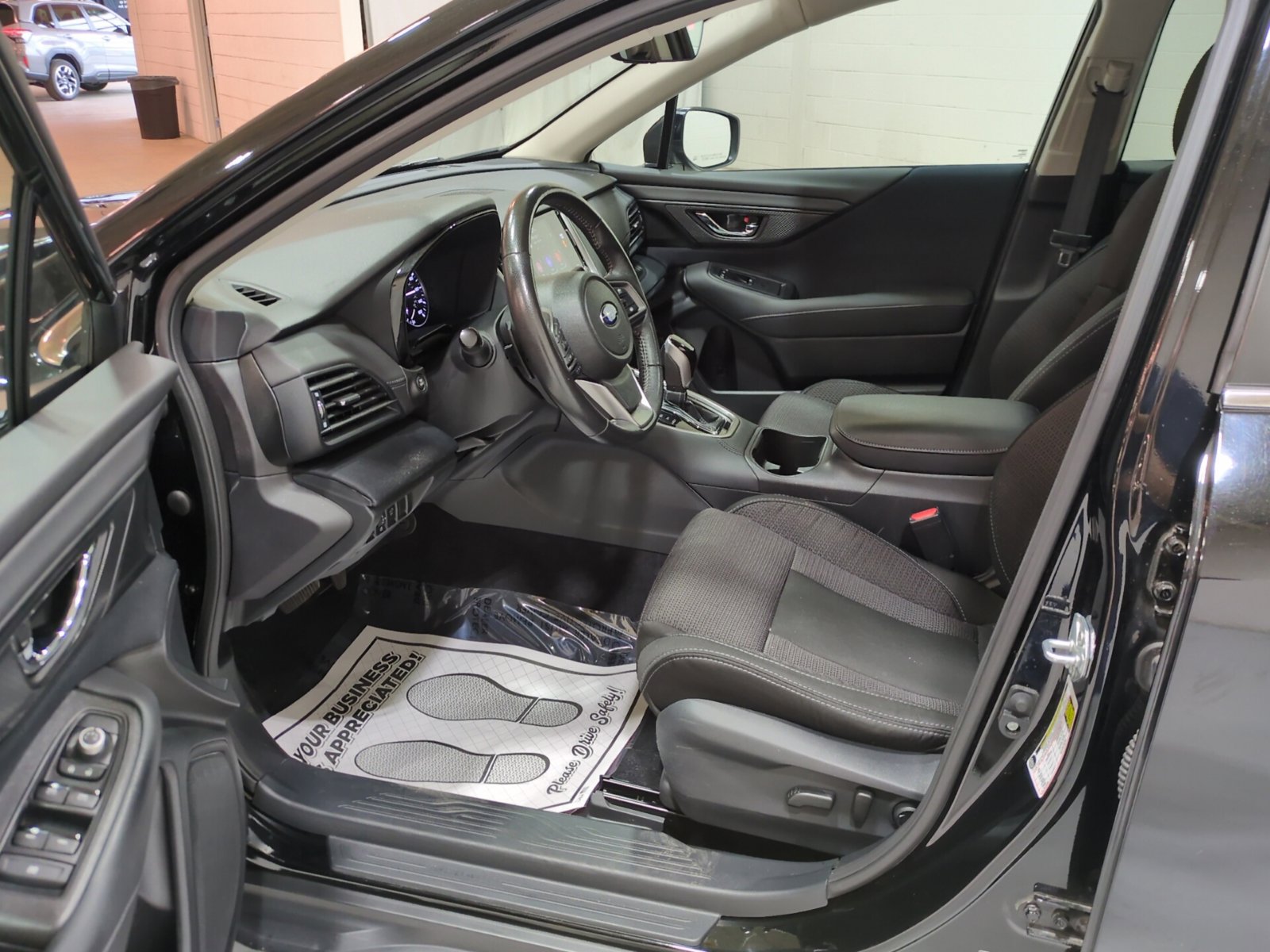 Certified 2025 Subaru Outback Premium w/ Popular Package #1A AWD/4WD image 18