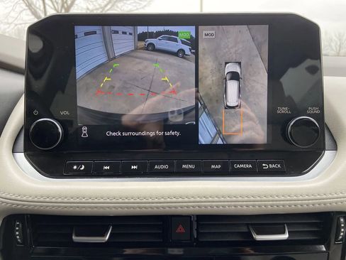 Used 2023 Nissan Rogue SL w/ SL Premium Package image 20