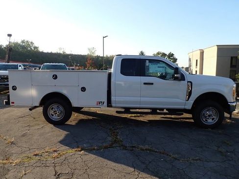 New 2025 Ford F350 XL w/ XL Chrome Package image 7