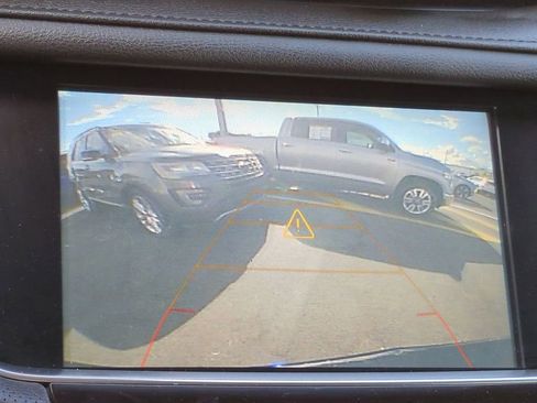 Used 2018 Cadillac XT5 Luxury w/ Driver Awareness Package image 21