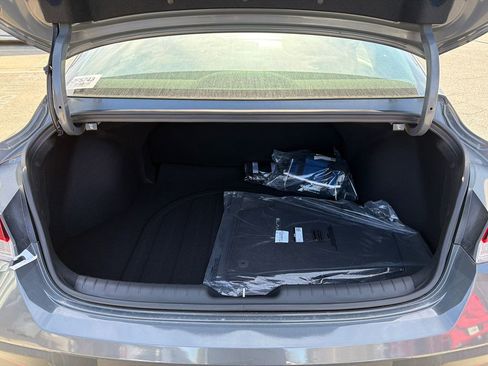 New 2026 Hyundai Elantra SE image 18