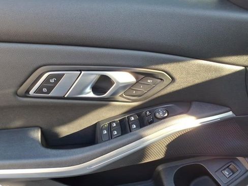 Used 2021 BMW 330i xDrive 330i xDrive w/ Premium Package image 15