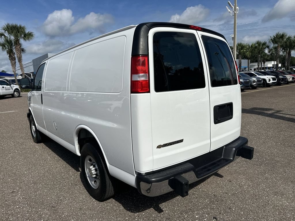 Used 2025 Chevrolet Express 2500 w/ Driver Convenience Package RWD image 14