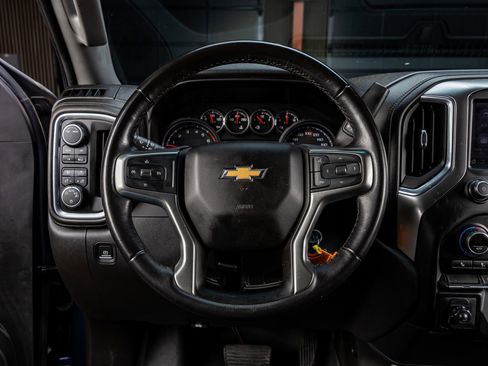 Used 2020 Chevrolet Silverado 1500 LT w/ Fleet Comfort Package AWD/4WD image 18