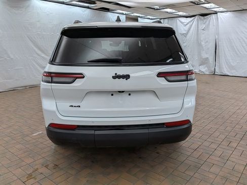 Used 2023 Jeep Grand Cherokee L Laredo image 6