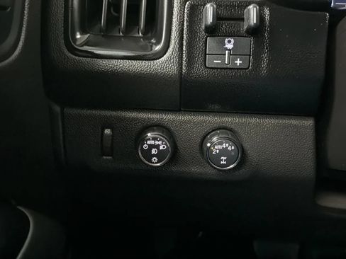 Used 2018 Chevrolet Colorado LT w/ LT Convenience Package AWD/4WD image 16