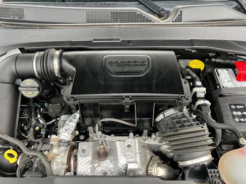 Used 2025 Jeep Compass Limited image 32