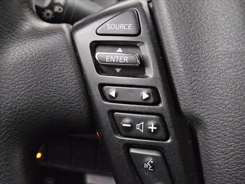 Used 2022 Nissan Frontier SV w/ Technology Package RWD image 14