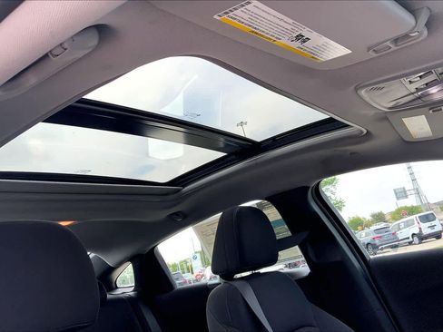 Used 2024 Chevrolet Malibu LT image 14