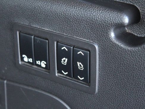 Used 2015 GMC Yukon XL Denali w/ Open Road Package image 18