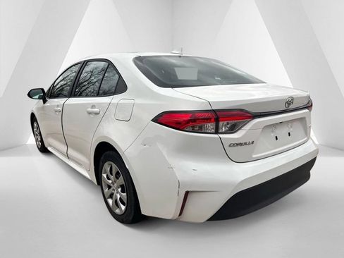 Used 2024 Toyota Corolla LE image 5