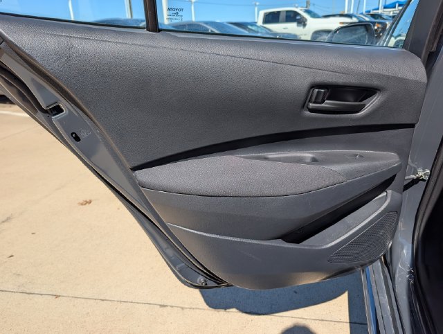Used 2025 Toyota Corolla LE FWD image 28