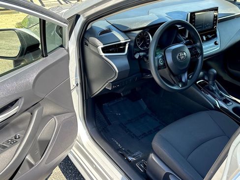Used 2020 Toyota Corolla LE image 10