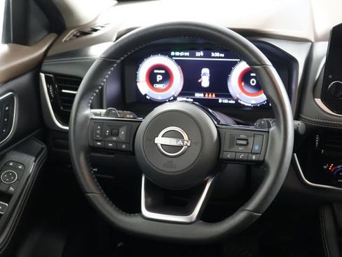 Used 2022 Nissan Rogue Platinum w/ Head-Up Display Package image 10