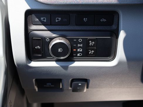 Used 2024 Ford F250 Limited w/ FX4 Off-Road Package AWD/4WD image 15