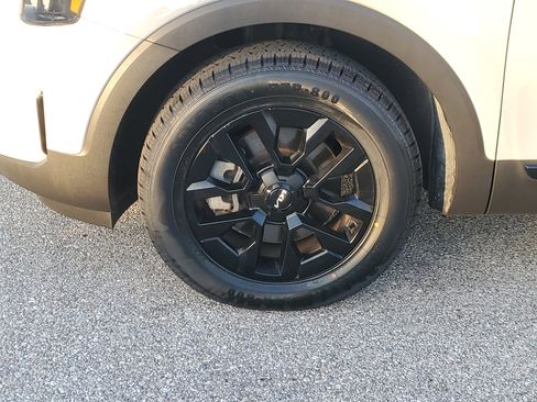 Used 2024 Kia Telluride SX X-Pro image 8