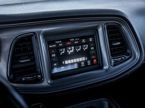 Used 2023 Dodge Challenger SXT image 23