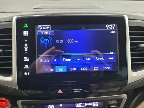 Used 2016 Honda Pilot Touring image 25