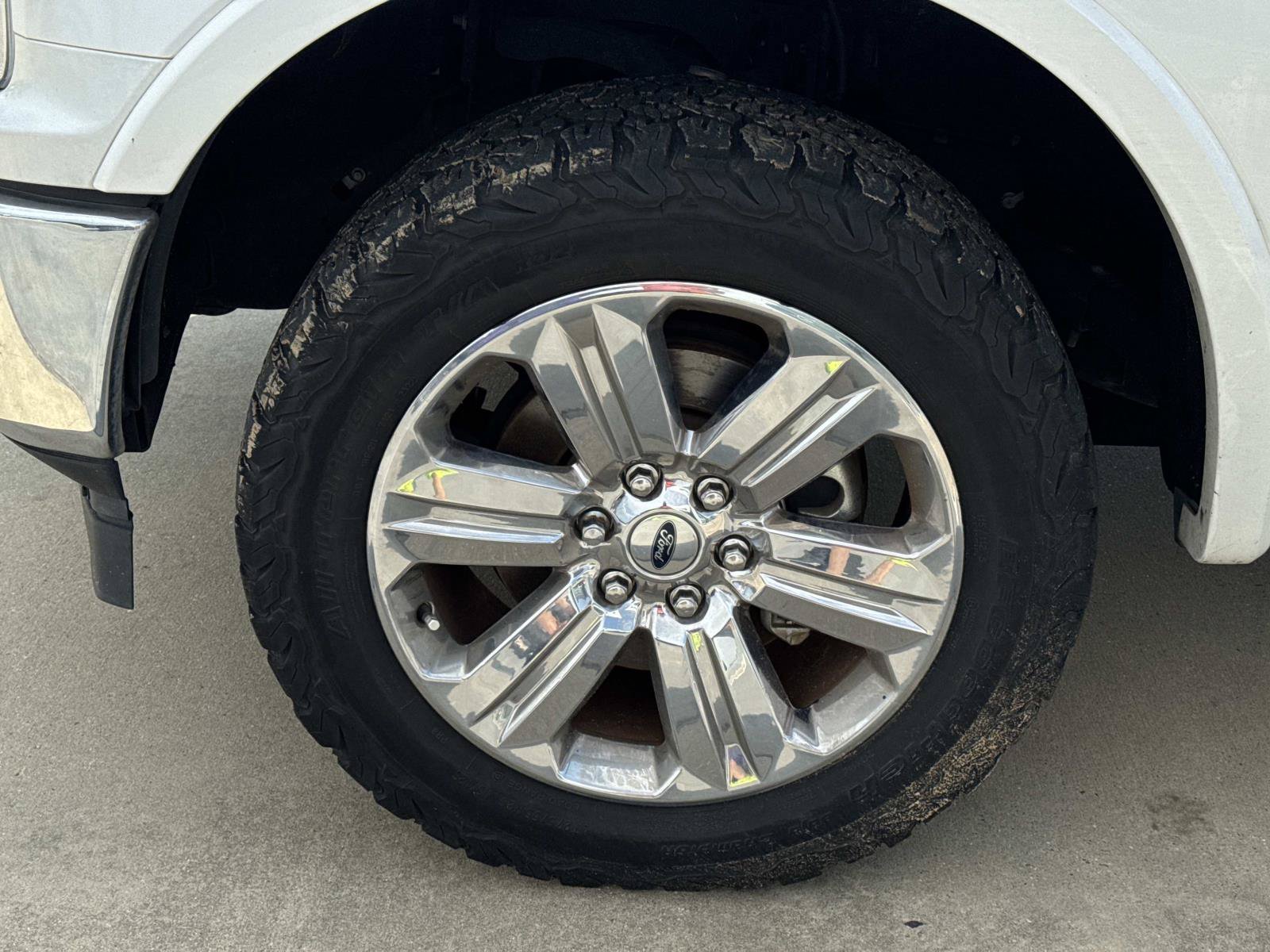Used 2019 Ford F150 Lariat w/ Equipment Group 502A Luxury AWD/4WD image 4